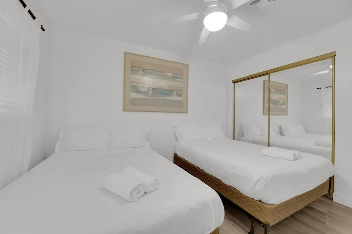 Villa Luxury 4Br Vegas Retreat With Pool 10 Mins To Strip Las Vegas