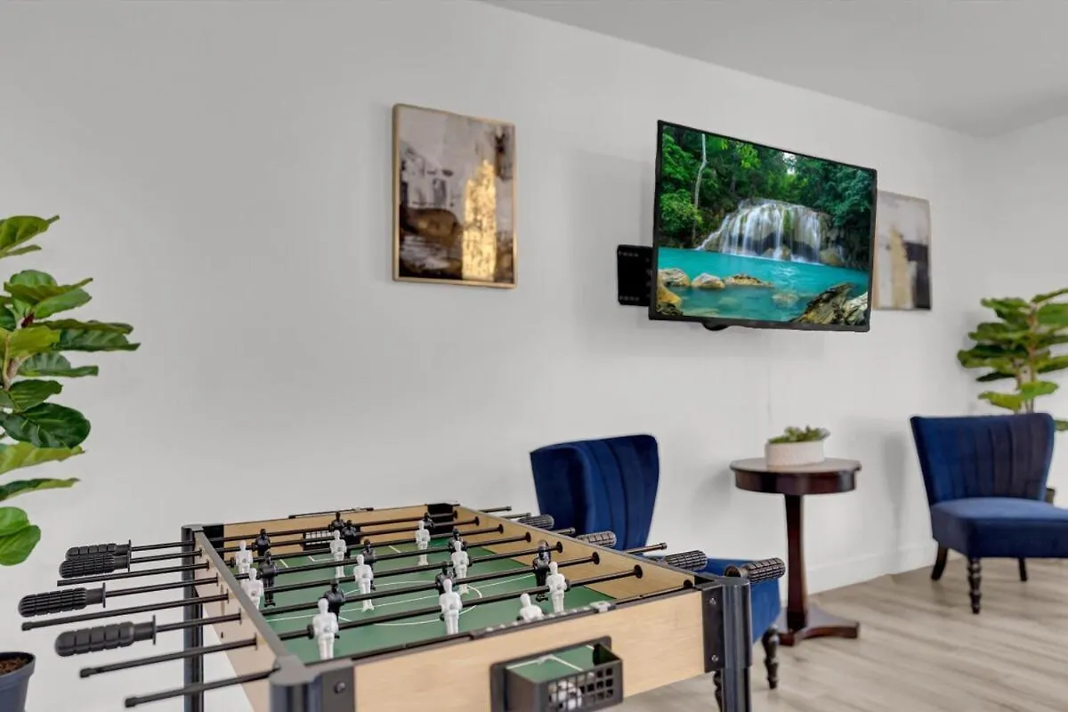 Villa Luxury 4Br Vegas Retreat With Pool 10 Mins To Strip Las Vegas